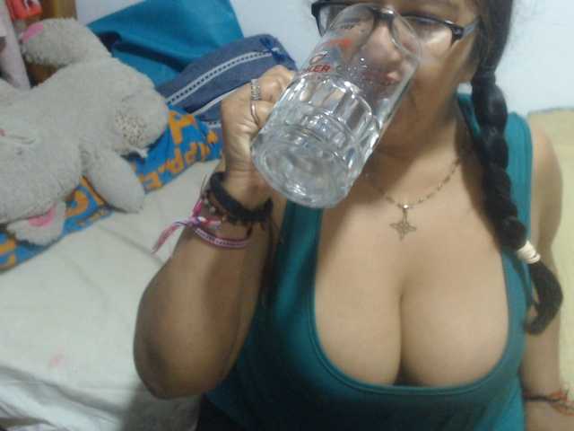 Meganny2023 live cam on BongaCams