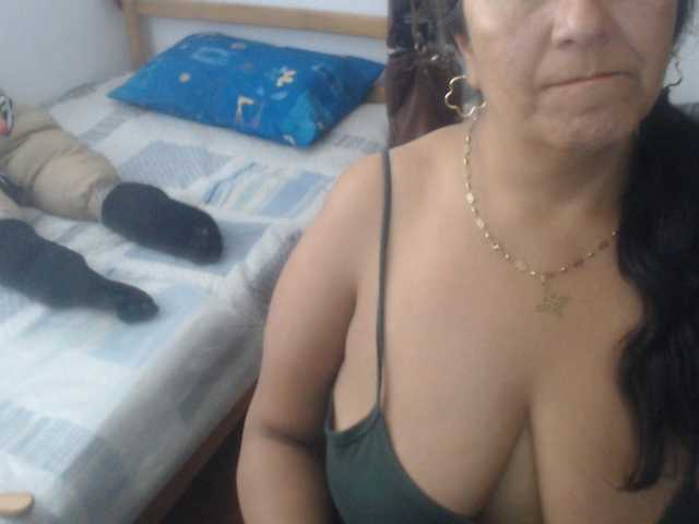 Meganny2023 live cam on BongaCams