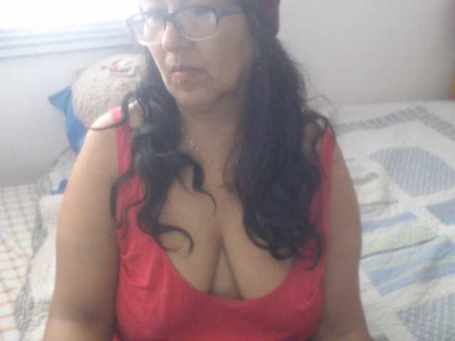 Meganny2023 live cam on BongaCams