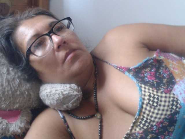 Meganny2023 live cam on BongaCams