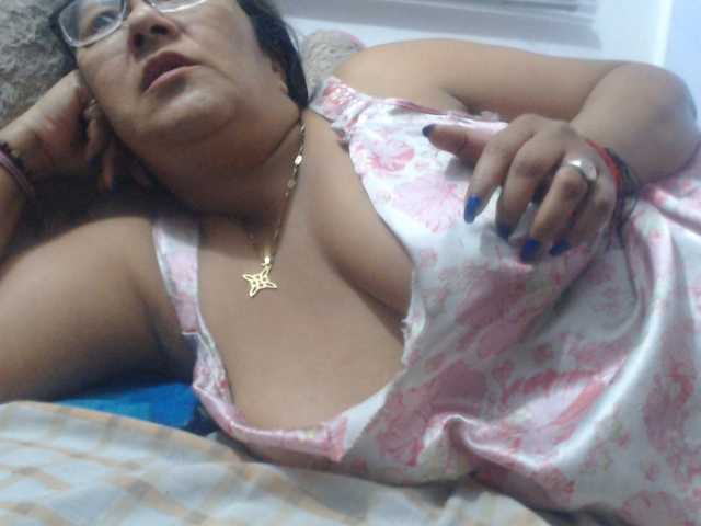 Meganny2023 live cam on BongaCams