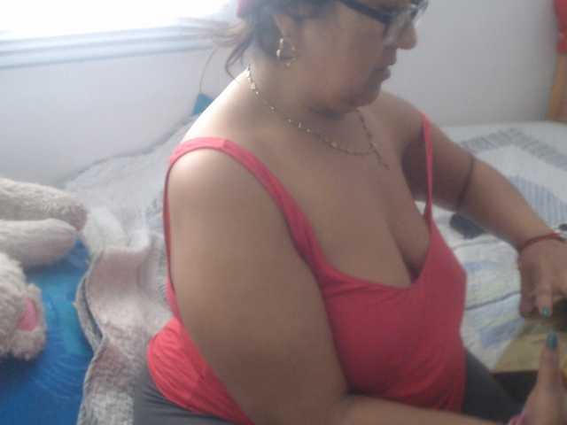 Meganny2023 live cam on BongaCams