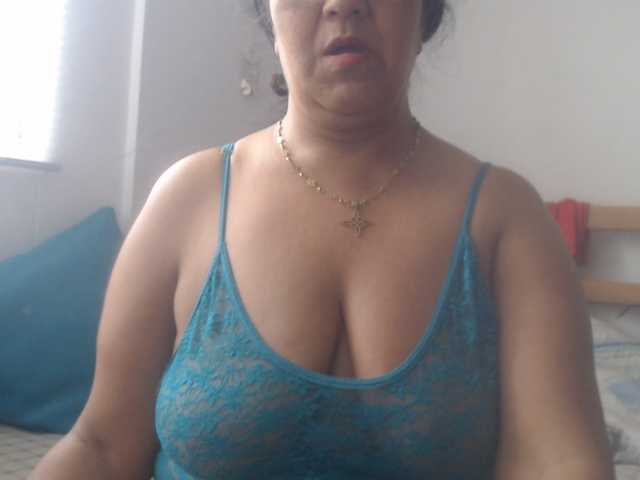 Meganny2023 live cam on BongaCams