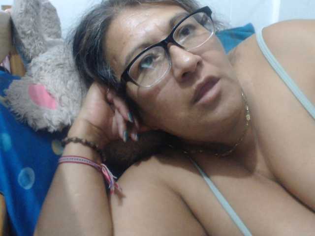 Meganny2023 live cam on BongaCams