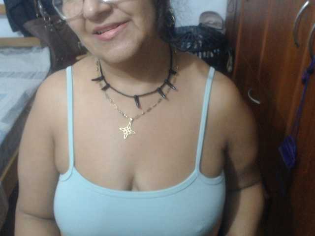 Meganny2023 live cam on BongaCams
