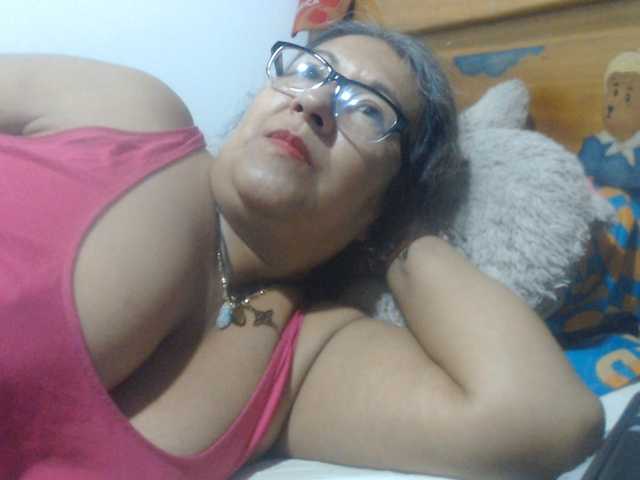 Meganny2023 live cam on BongaCams