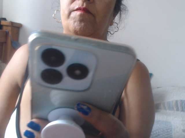 Meganny2023 live cam on BongaCams