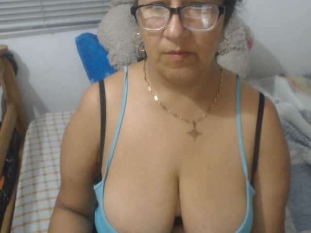 Meganny2023 live cam on BongaCams