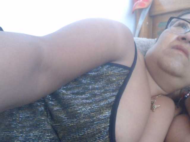 Meganny2023 live cam on BongaCams
