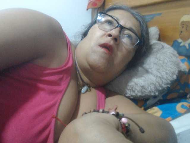 Meganny2023 live cam on BongaCams