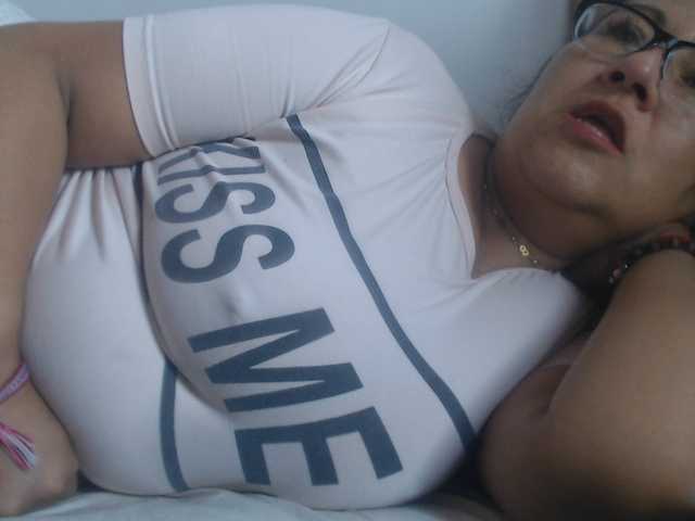 Meganny2023 live cam on BongaCams