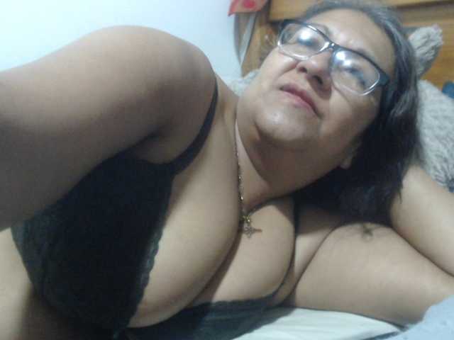 Meganny2023 live cam on BongaCams