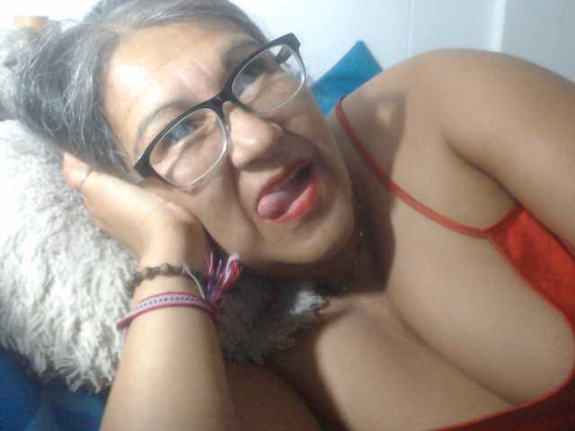 Meganny2023 live cam on BongaCams