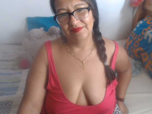 Meganny2023 live cam on BongaCams