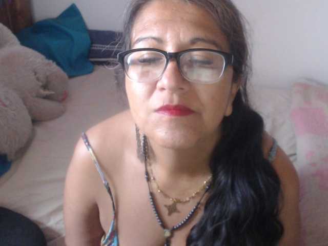 Meganny2023 live cam on BongaCams