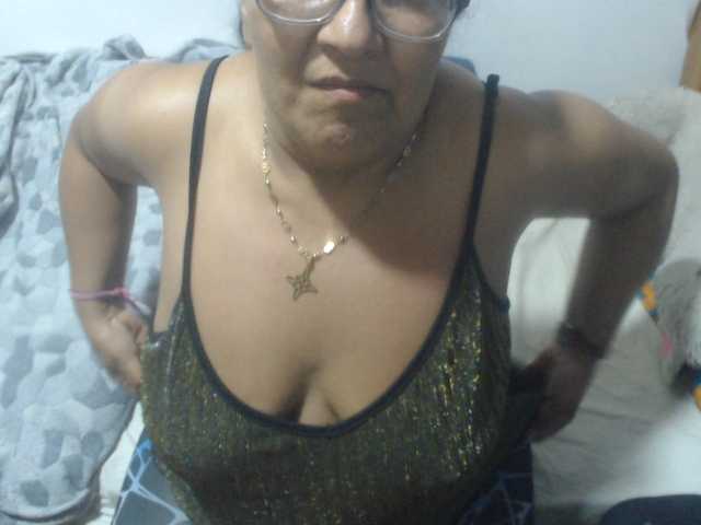 Meganny2023 live cam on BongaCams