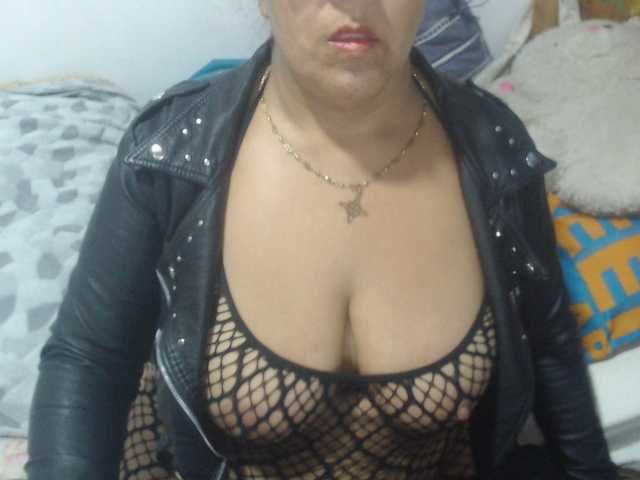 Meganny2023 live cam on BongaCams