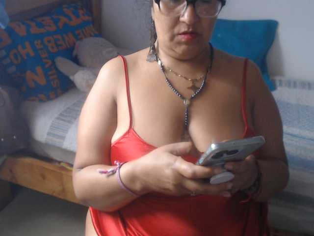 Meganny2023 live cam on BongaCams