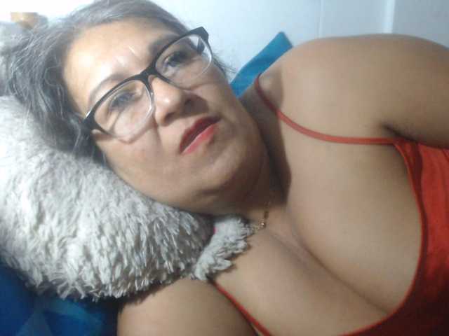 Meganny2023 live cam on BongaCams