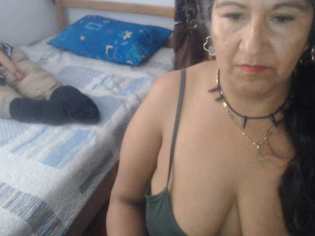 Meganny2023 live cam on BongaCams