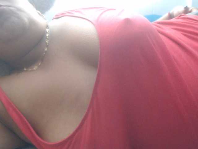 Meganny2023 live cam on BongaCams