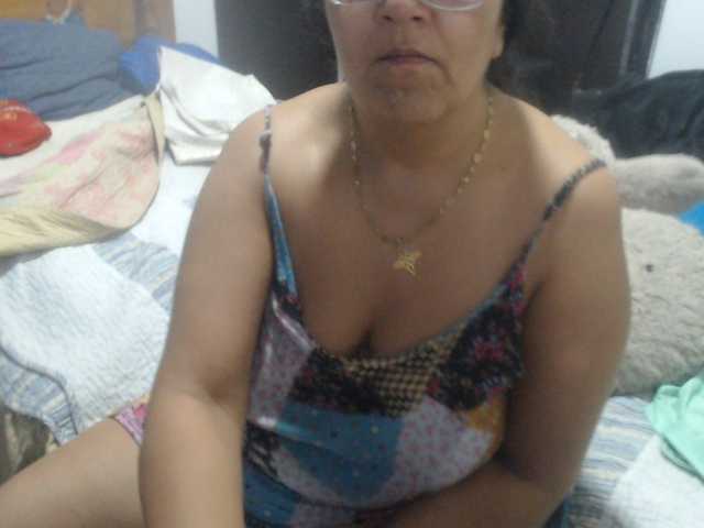 Meganny2023 live cam on BongaCams