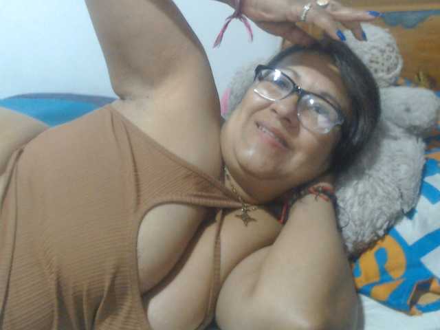 Meganny2023 live cam on BongaCams