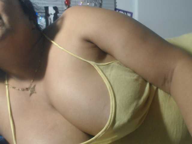 Meganny2023, en directo ahora en BongaCams