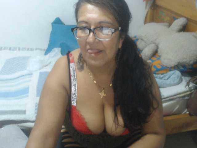 Meganny2023 live cam on BongaCams