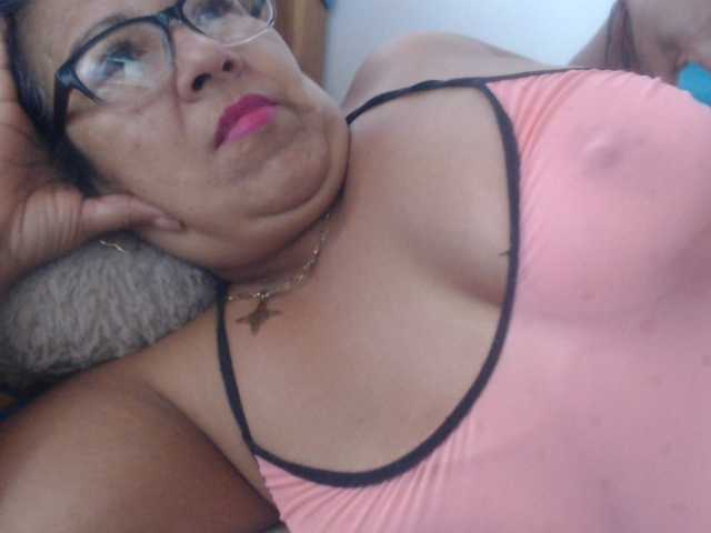 Meganny2023 live cam on BongaCams