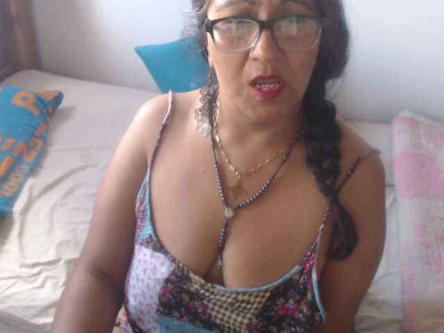 Meganny2023 live cam on BongaCams