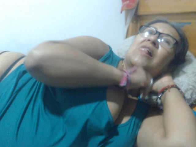Meganny2023 live cam on BongaCams