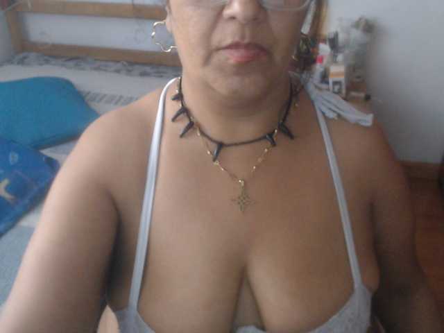 Meganny2023, en vivo ahora en BongaCams