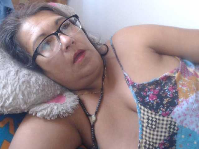 Meganny2023 live cam on BongaCams