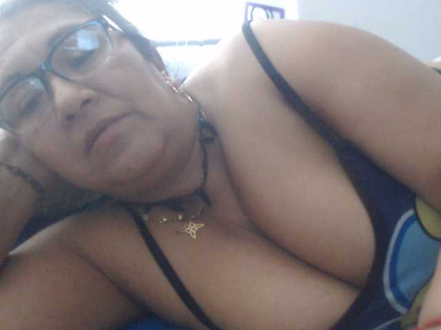 Meganny2023 live cam on BongaCams
