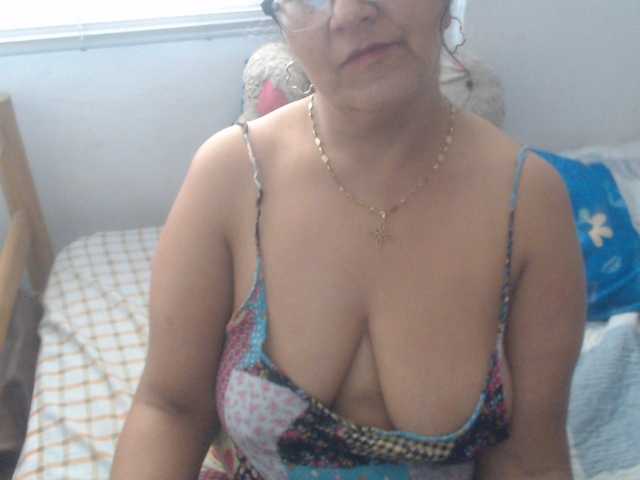 Meganny2023 live cam on BongaCams
