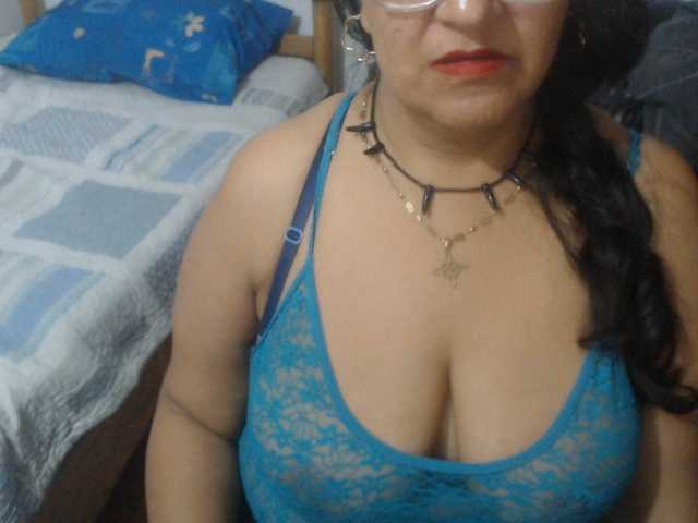 Meganny2023 live cam on BongaCams