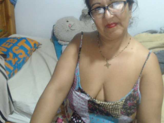 Meganny2023 live cam on BongaCams