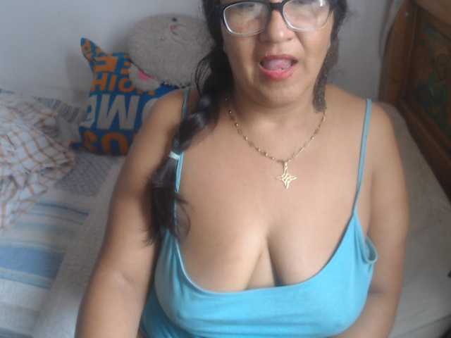 Meganny2023 live cam on BongaCams