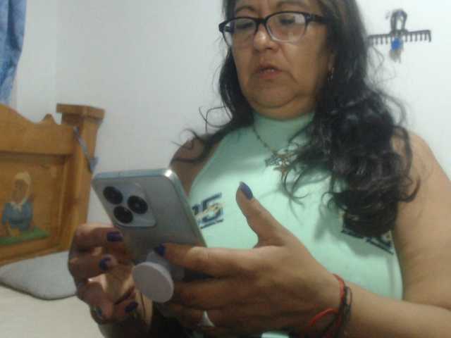Meganny2023 live cam on BongaCams