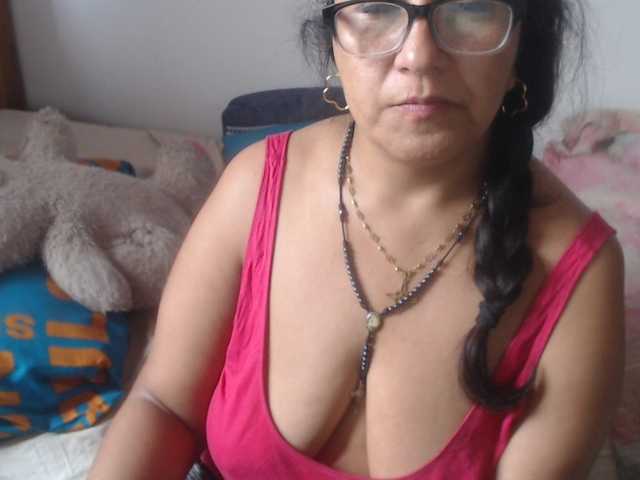 Meganny2023 live cam on BongaCams