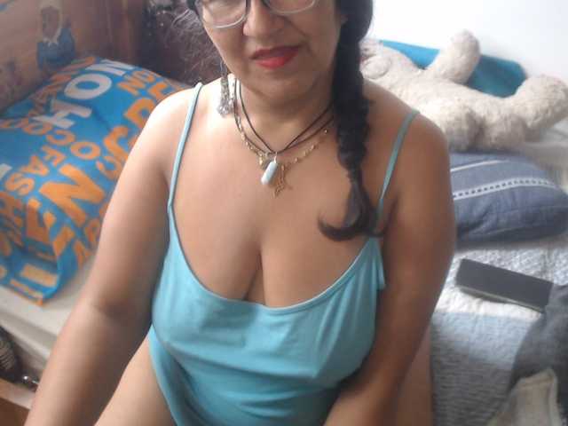 Meganny2023 live cam on BongaCams