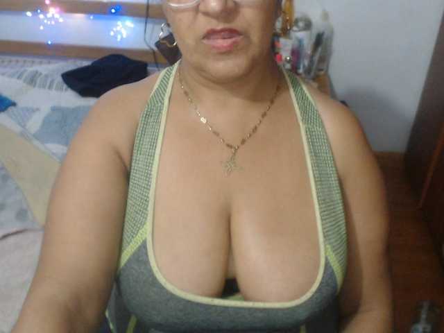 Meganny2023 live cam on BongaCams