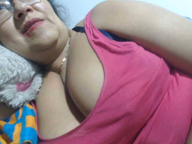 Meganny2023 live cam on BongaCams