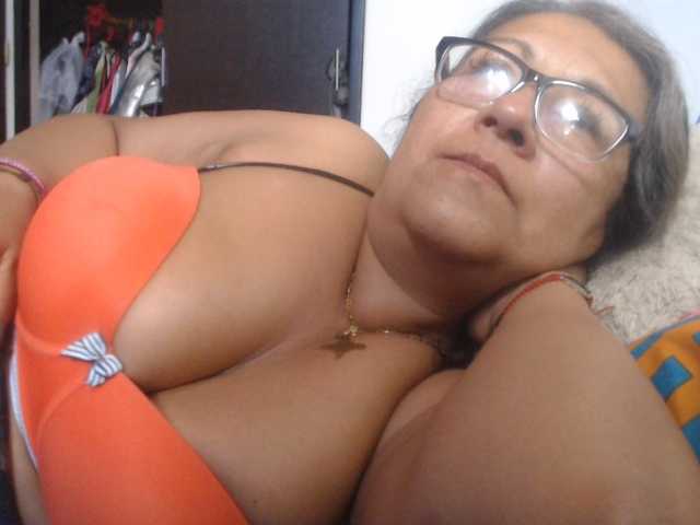 Meganny2023 live cam on BongaCams