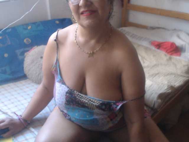 Meganny2023 live cam on BongaCams