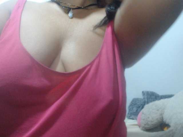 Meganny2023 live cam on BongaCams