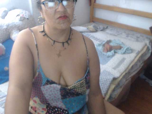 Meganny2023 live cam on BongaCams