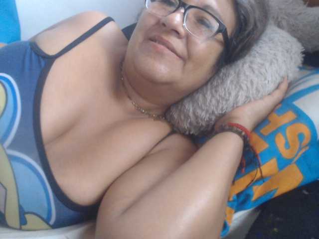 Meganny2023 live cam on BongaCams