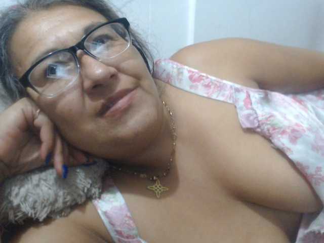 Meganny2023 live cam on BongaCams